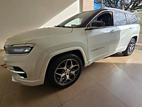 JEEP COMMANDER 1.3 T270 TURBO FLEX OVERLAND AT6 JEEP COMMANDER 1.3 T270 TURBO FLEX OVERLAND AT6